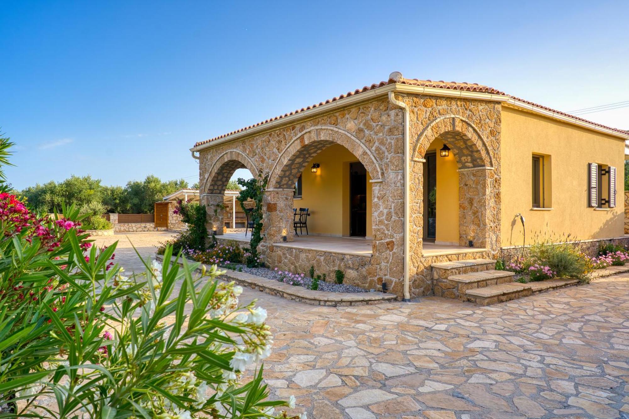 Astarte Villas - Astra Private Villas With Pool Vasilikos  Bagian luar foto