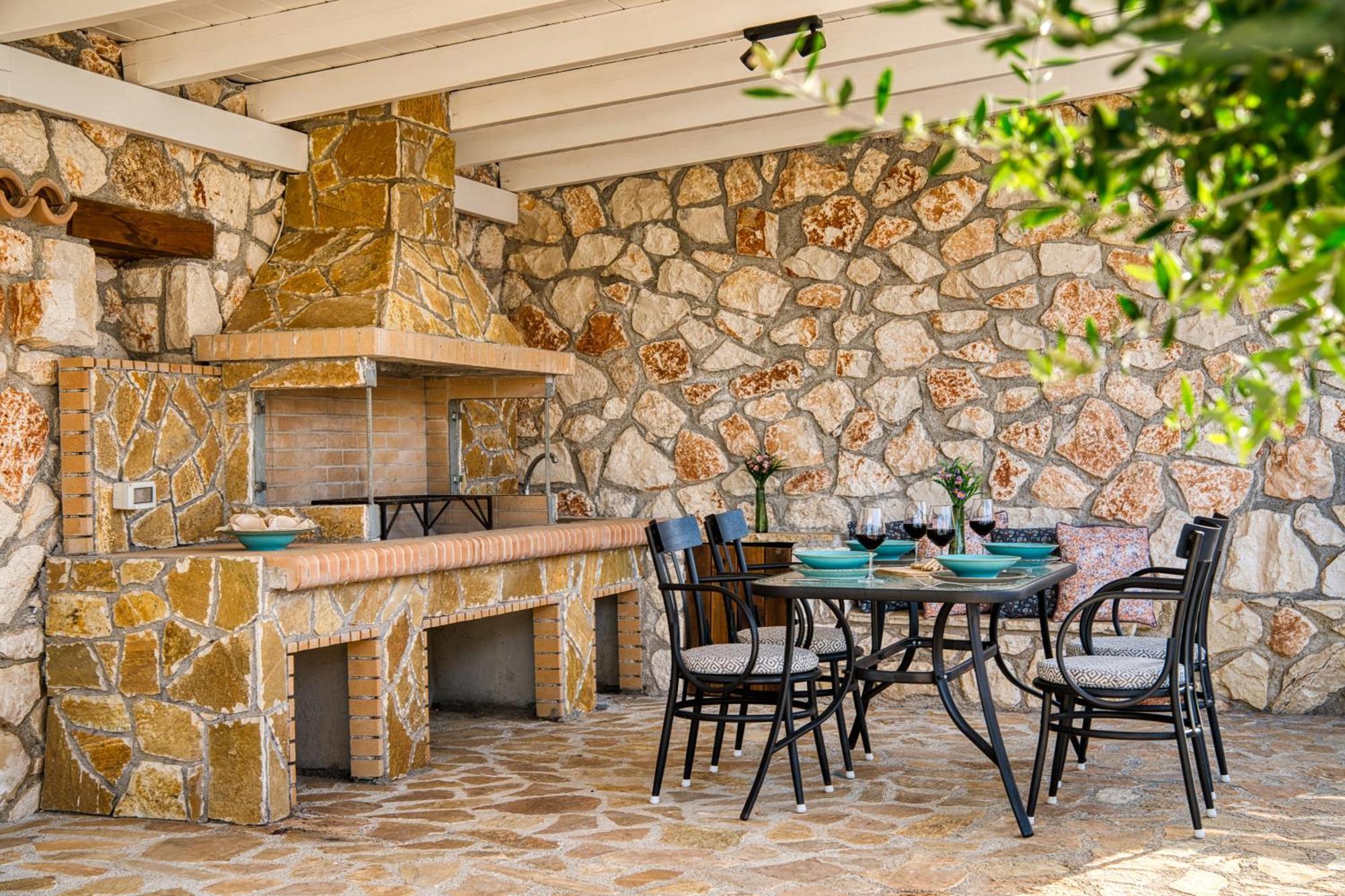 Astarte Villas - Astra Private Villas With Pool Vasilikos  Bagian luar foto