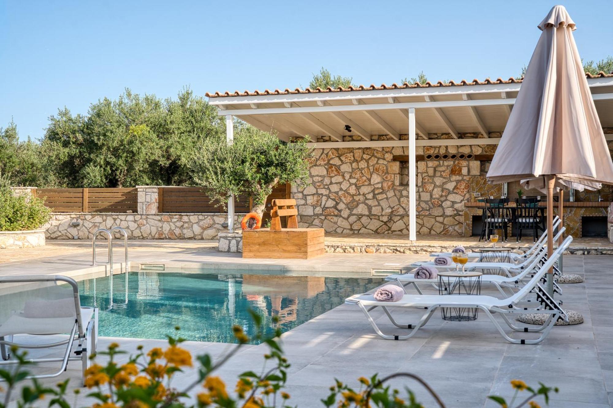 Astarte Villas - Astra Private Villas With Pool Vasilikos  Bagian luar foto